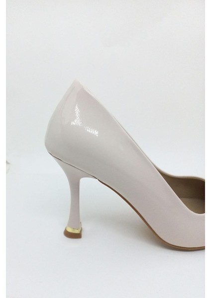 Sivri Burun Orta Boy Topuklu Stiletto Ayakkabı-Bej Rugan indirimleri