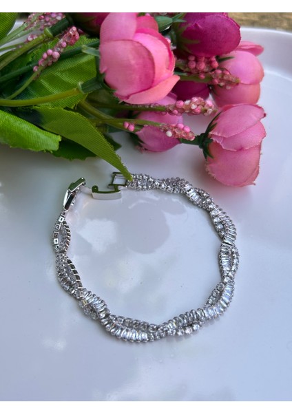 BYM556 Kadın Çelik Silver Su Yolu Burgulu Model Karamaz Abiye Günlük Bileklik fiyatları