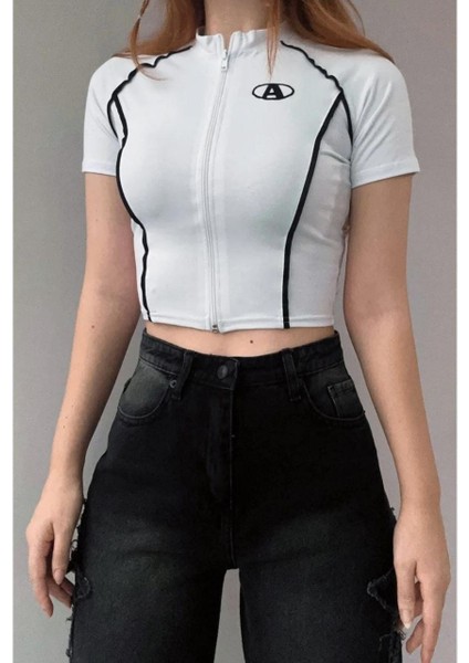A Nakışlı Fermuar Detaylı Beyaz Crop T-Shirt fiyatları