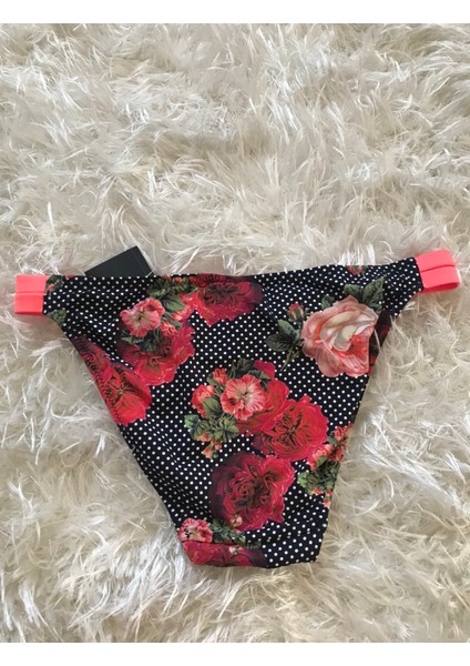 Bayan Bikini Altı