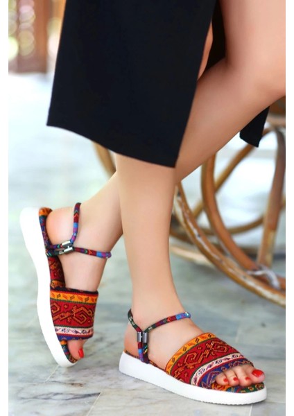 Yoni Kilim Desenli Sandalet modelleri