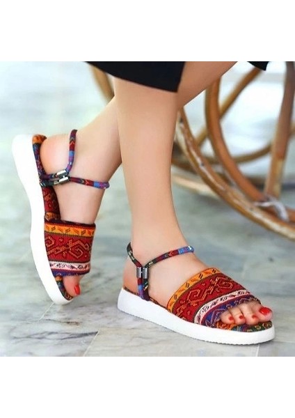 Yoni Kilim Desenli Sandalet fırsatları