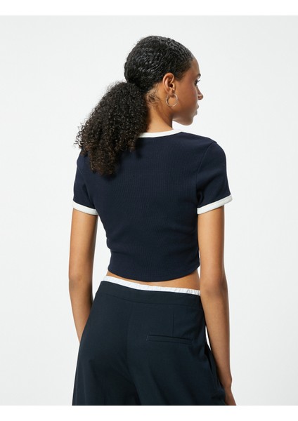 Crop Tişört Kolej Baskılı Kısa Kollu Bisiklet Yaka Pamuklu Slim Fit