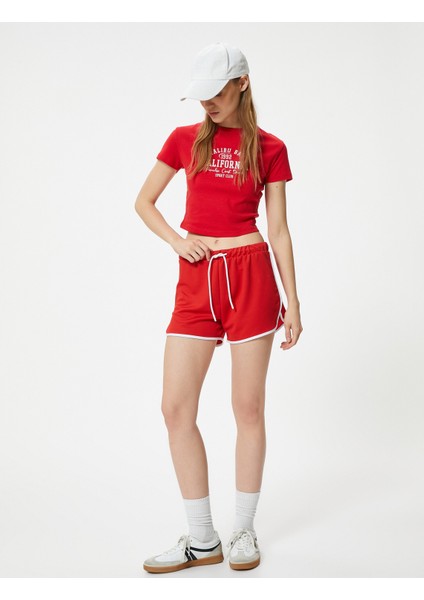 Crop Tişört Kolej Baskılı Kısa Kollu Slim Fit Bisiklet Yaka fiyatları