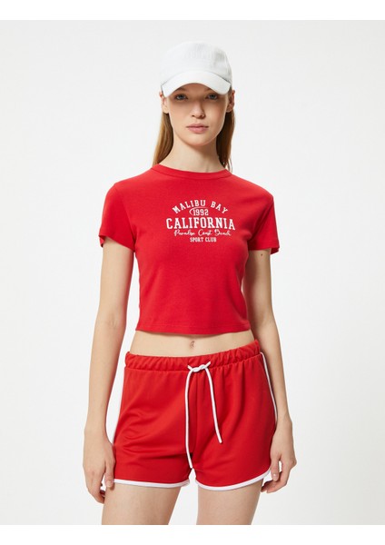 Crop Tişört Kolej Baskılı Kısa Kollu Slim Fit Bisiklet Yaka modelleri