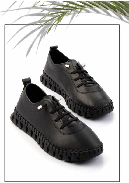 Siyah Hakiki Deri Kadın Sneaker K01331081003