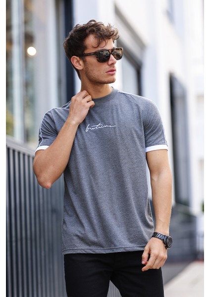 Erkek Future Nakışlı Slim Fit Bisiklet Yaka Omuz Biye Detaylı %100 Pamuk T-Shirt modelleri