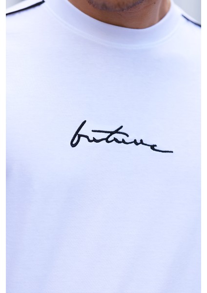 Erkek Future Nakışlı Slim Fit Bisiklet Yaka Omuz Biye Detaylı %100 Pamuk T-Shirt modelleri