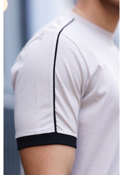 Erkek Future Nakışlı Slim Fit Bisiklet Yaka Omuz Biye Detaylı %100 Pamuk T-Shirt indirimleri
