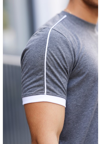 Erkek Future Nakışlı Slim Fit Bisiklet Yaka Omuz Biye Detaylı %100 Pamuk T-Shirt modelleri
