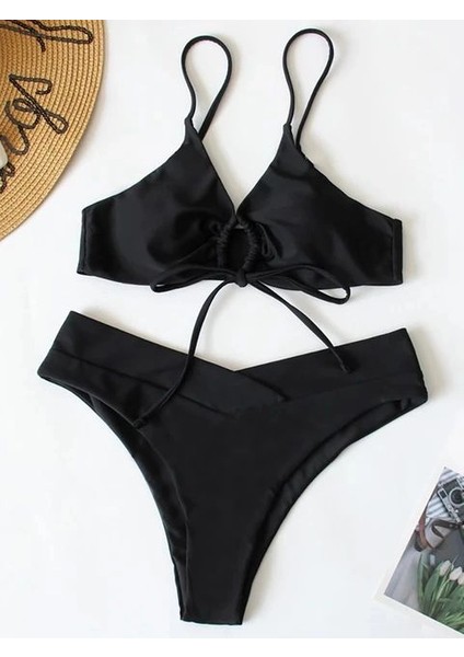 Kadın Siyah Ip Detaylı Astarlı V Kesim Üçgen Bikini Takım HZL24S-LC2234 modelleri