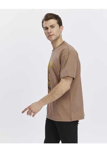 Astronot Baskılı Oversize Tişört modelleri