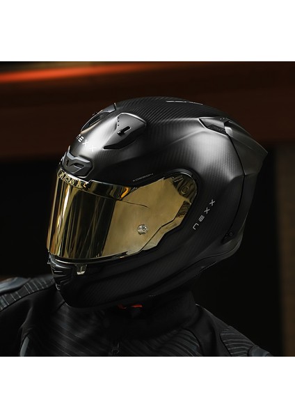 X.R3R Zero Pro 2 Mat Karbon-Gold Kask