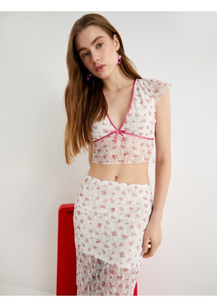 Çiçekli Tül Dantel Bluz Crop Fiyonk Detaylı Fırfırlı V Yaka Slim Fit modelleri