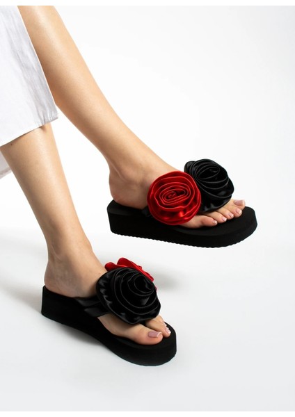 Dolgu Taban Kırmızı Siyah Güllü Gümüş Bantlı Kadın Plaj Günlük Parmak Arası Terlik B1024 fiyatları