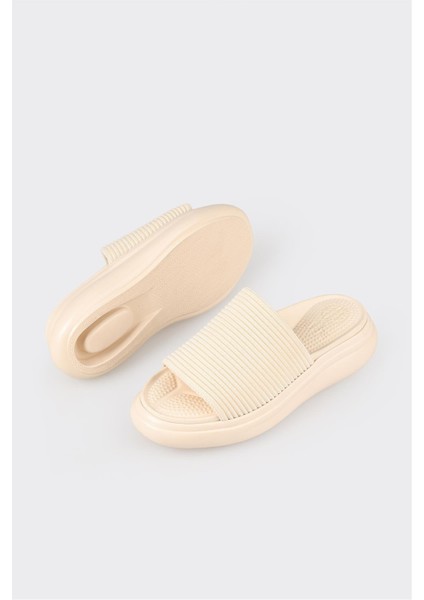 Bej Kadın Terlik modelleri