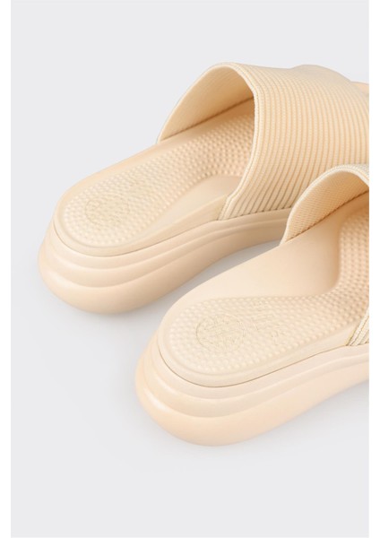 Bej Kadın Terlik indirimleri