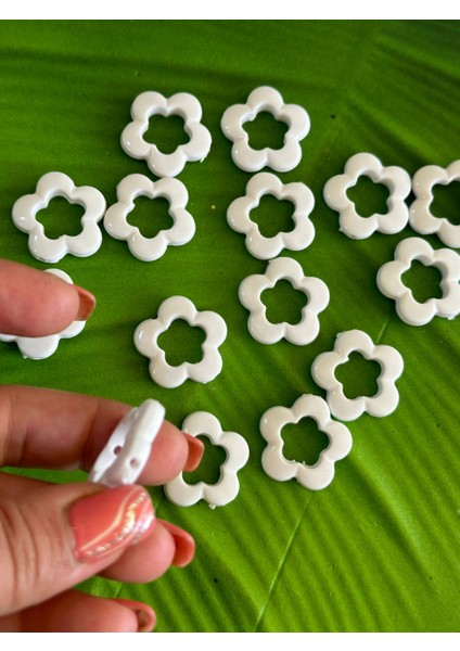 3x3 cm 15 Adet Beyaz Plastik Delikli Çiçek Boncuk modelleri