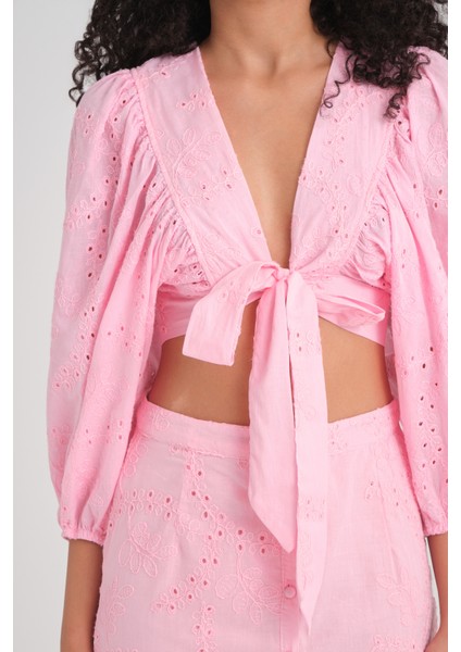 Fisto Işlemeli Crop ve Balık Model Yırtmaçlı Etek Takım