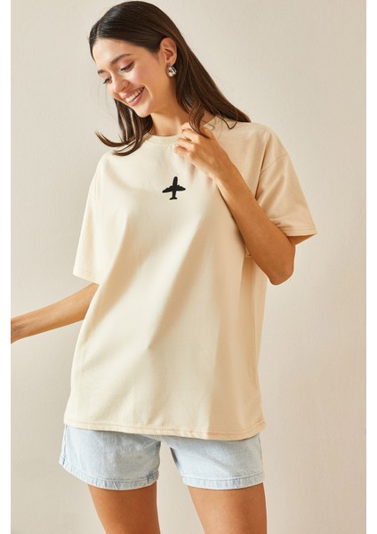 Bej Bisiklet Yaka Yazılı Oversize Tshirt 5YXK1-48701-25