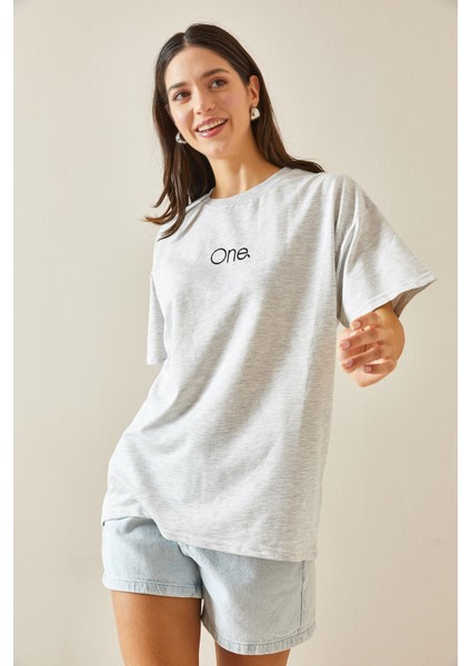 Gri Bisiklet Yaka Yazılı Oversize Tshirt 5YXK1-48703-03