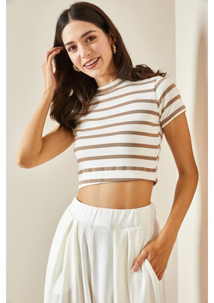 Bej Bisiklet Yaka Çizgili Crop T-Shirt 5YXK1-48698-25 indirimleri