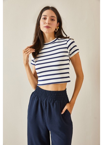 Lacivert Bisiklet Yaka Çizgili Crop T-Shirt 5YXK1-48698-14 modelleri