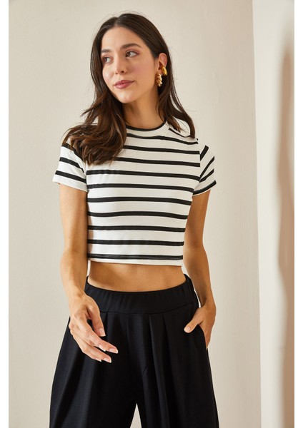 Siyah Bisiklet Yaka Çizgili Crop T-Shirt 5YXK1-48698-02 modelleri
