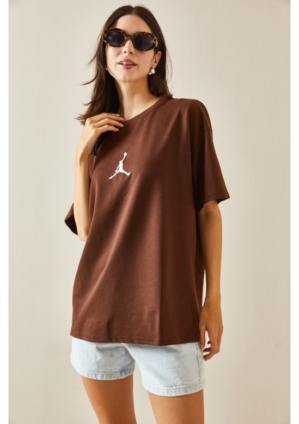 Kahverengi Bisiklet Yaka Yazılı Oversize Tshirt 5YXK1-48702-18