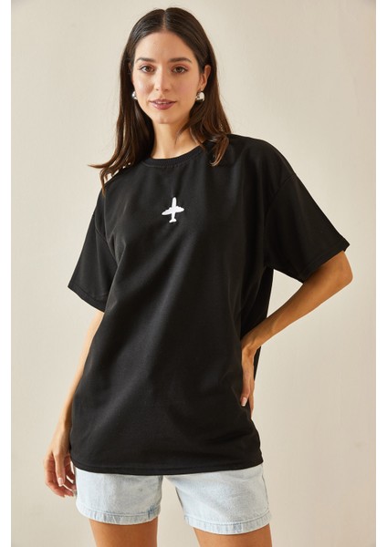 Siyah Bisiklet Yaka Yazılı Oversize Tshirt 5YXK1-48701-02 indirimleri