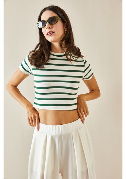 Yeşil Bisiklet Yaka Çizgili Crop T-Shirt 5YXK1-48698-08 fırsatları