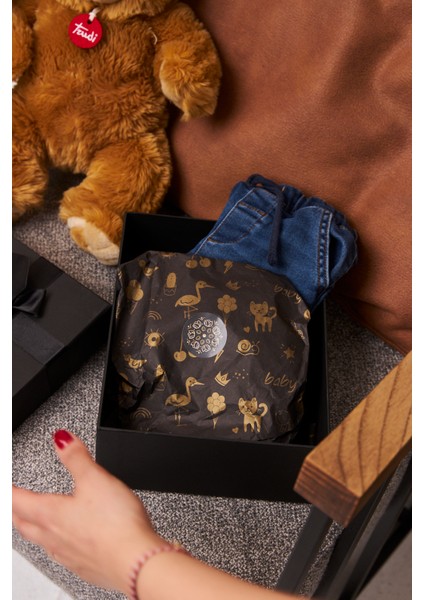 Hediye Paketleme Kağıdı,bebek Eşya Paketleme: 20 Adet Yüksek Kaliteli Özel Gold Bebek Baskılı Ambalaj Kağıdı 110GR. Parlak Kuşe Kağıtlarımızla Şık Hediyeler Hazırlayın 48*68CM
