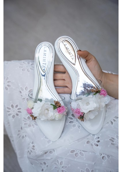 Lily Beyaz Çiçekli Kadın Terlik