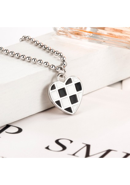 Aşk Kolyesi Siyah Beyaz Dama Tahtası Kolye (Yurt Dışından) modelleri