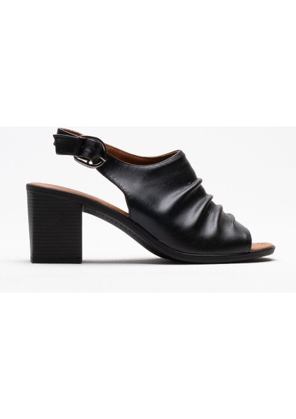 Kadın Topuklu Sandalet TR012Y05A