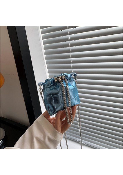 Kadınlar Için 2024 Düz Renk Zincir Çanta Yaz Yeni Kore Moda Trendi Rahat Kova Çanta Yabancı Stil Tek Omuz Crossbody Çanta (Yurt Dışından)