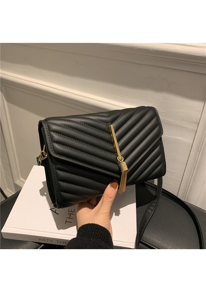Kadınlar Için Yeni Rahat Nakış Çanta 2024 Moda Crossbody Çanta Basit Kore Tarzı Yabancı Stil Popüler Tek Omuz Küçük Kare Çanta (Yurt Dışından) fiyatları