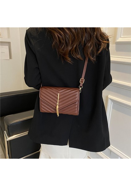 Kadınlar Için Yeni Rahat Nakış Çanta 2024 Moda Crossbody Çanta Basit Kore Tarzı Yabancı Stil Popüler Tek Omuz Küçük Kare Çanta (Yurt Dışından) modelleri