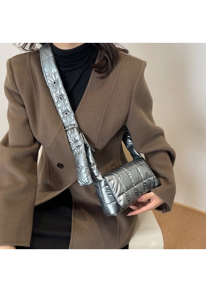 Kadınlar Için Moda Kareli Tek Omuz Crossbody Çanta 2024 Sonbahar Basit Büyük Kapasiteli Işe Gidip Gelme Küçük Kare Çanta (Yurt Dışından) modelleri