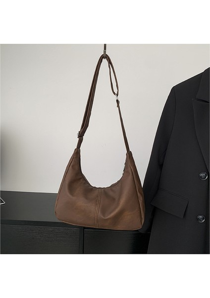 Taşınabilir Moda Hong Kong Tarzı Retro Büyük Çanta Kadın Çantası 2024 Kış Yeni Stil Basit Yabancı Stil Düz Renk Tek Omuz Koltuk Altı Çantası (Yurt Dışından)