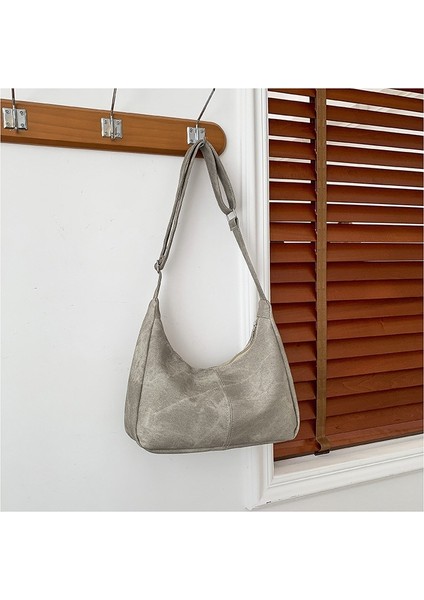 Taşınabilir Moda Hong Kong Tarzı Retro Büyük Çanta Kadın Çantası 2024 Kış Yeni Stil Basit Yabancı Stil Düz Renk Tek Omuz Koltuk Altı Çantası (Yurt Dışından) fırsatları