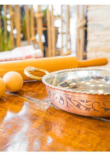 Bakır Tava Oyma Nakışlı Fırfırlı Tava Parlak 21 cm