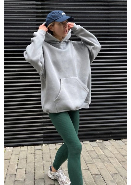 Kadın Gri Kanguru Cepli Kapüşonlu 3 Iplik Şardonlu Oversize Sweatshirt