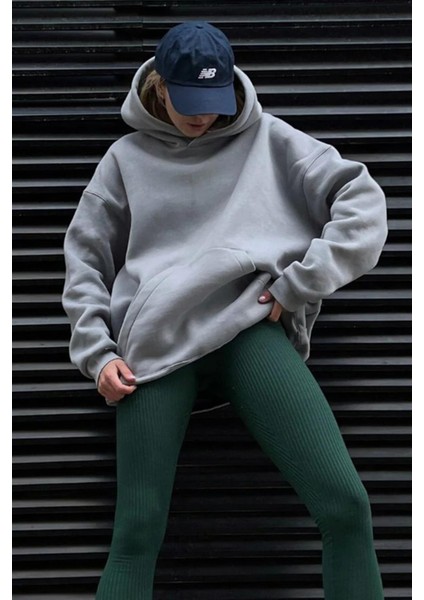 Kadın Gri Kanguru Cepli Kapüşonlu 3 Iplik Şardonlu Oversize Sweatshirt fiyatları
