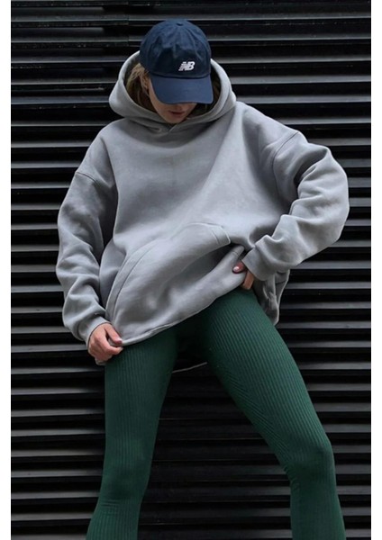 Kadın Gri Kanguru Cepli Kapüşonlu 3 Iplik Şardonlu Oversize Sweatshirt