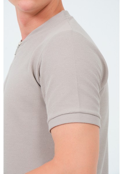 Erkek Slim Fit Yarım Fermuarlı T-Shirt fırsatları