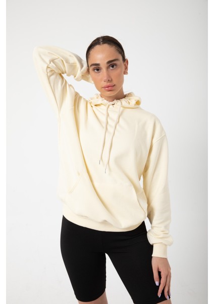 Bej Baskısız Kanguru Cepli Kapüşonlu 3 Iplikli Şardonlu Oversize Kadın Sweatshirt