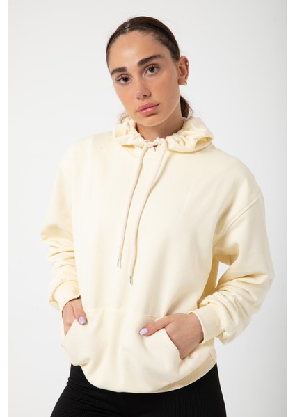Bej Baskısız Kanguru Cepli Kapüşonlu 3 Iplikli Şardonlu Oversize Kadın Sweatshirt