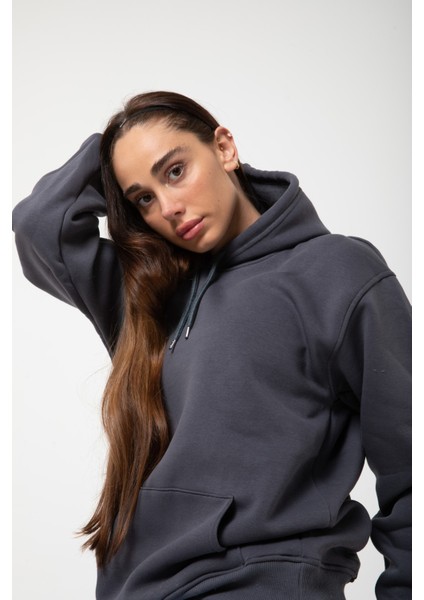 Füme Baskısız Kanguru Cepli Kapüşonlu 3 Iplikli Şardonlu Oversize Kadın Sweatshirt