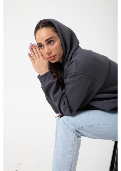 Füme Baskısız Kanguru Cepli Kapüşonlu 3 Iplikli Şardonlu Oversize Kadın Sweatshirt fiyatları